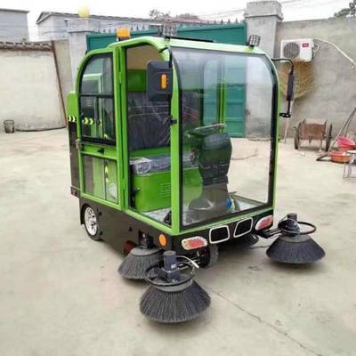 電動(dòng)掃路車(chē)——高效節(jié)能的現(xiàn)代清潔解決方案