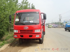 解放系列專用車解析 平板車報(bào)價(jià)、拖板車工廠與掃路車綜合指南